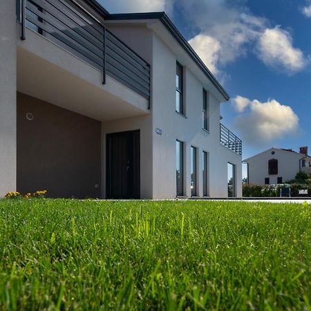 Marcante Family Villa With A Pool Porec Exterior photo
